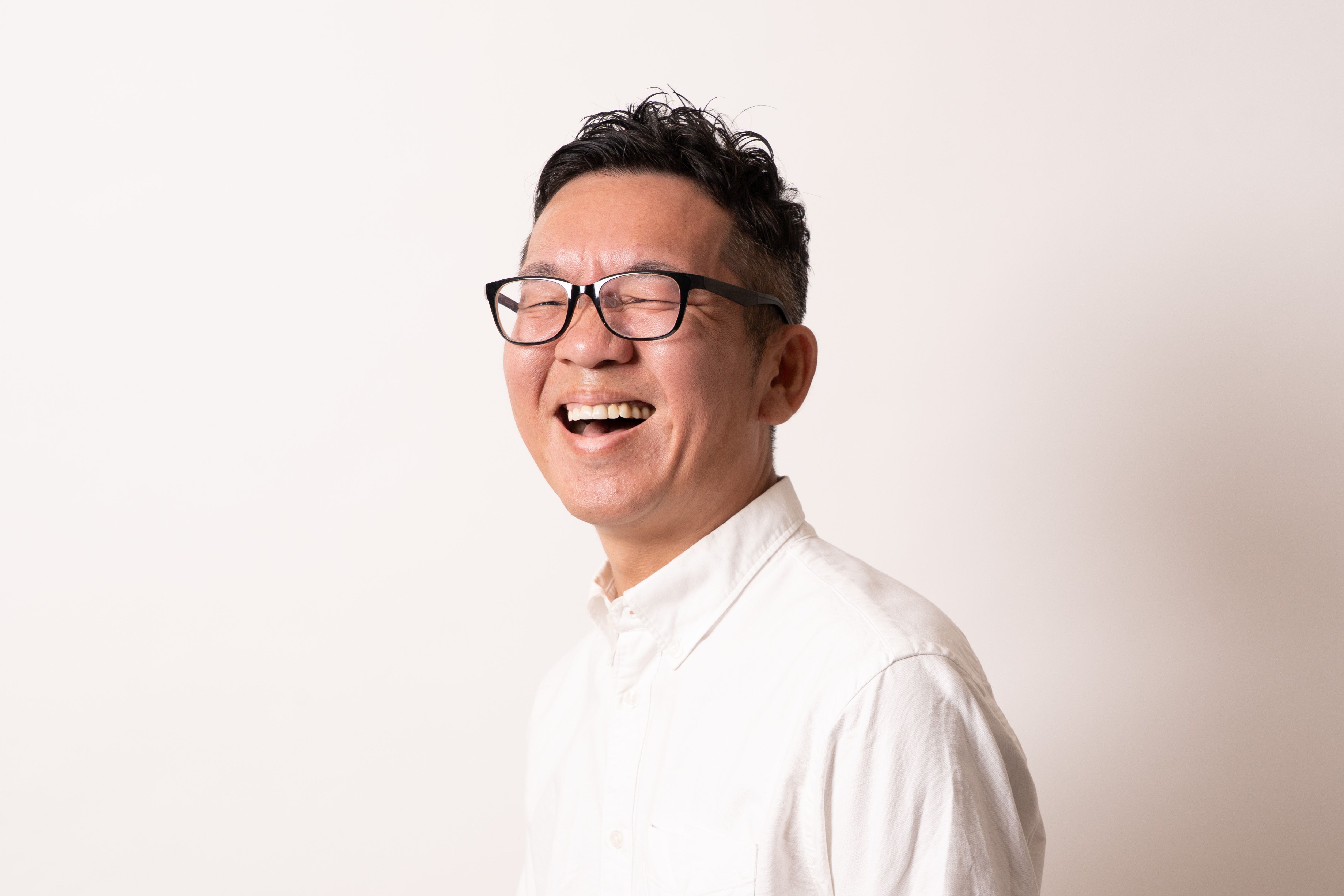笑顔の KENTARO WATANABE